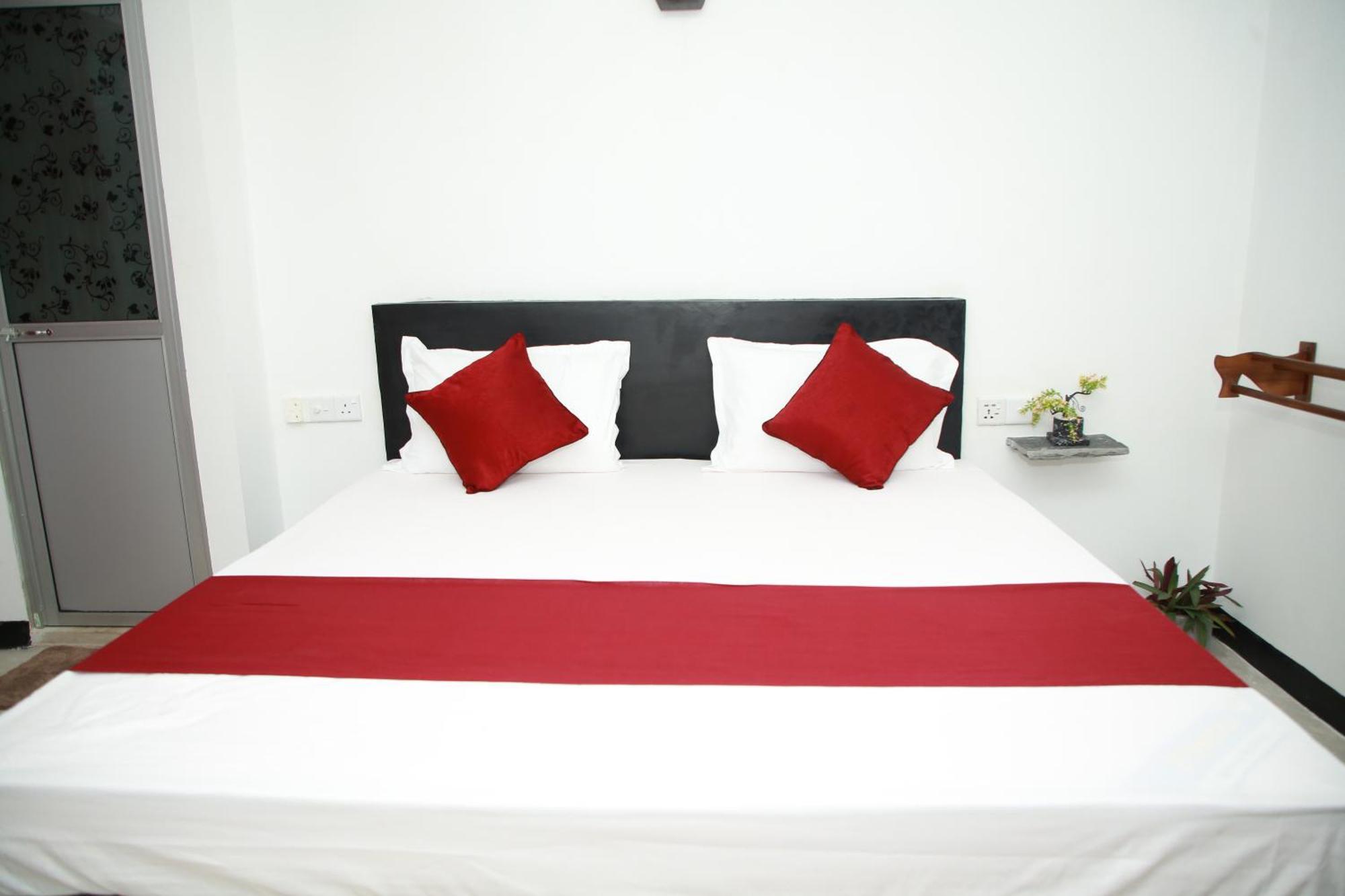 Samee Dream Guest Hotel Midigama Timur Bagian luar foto