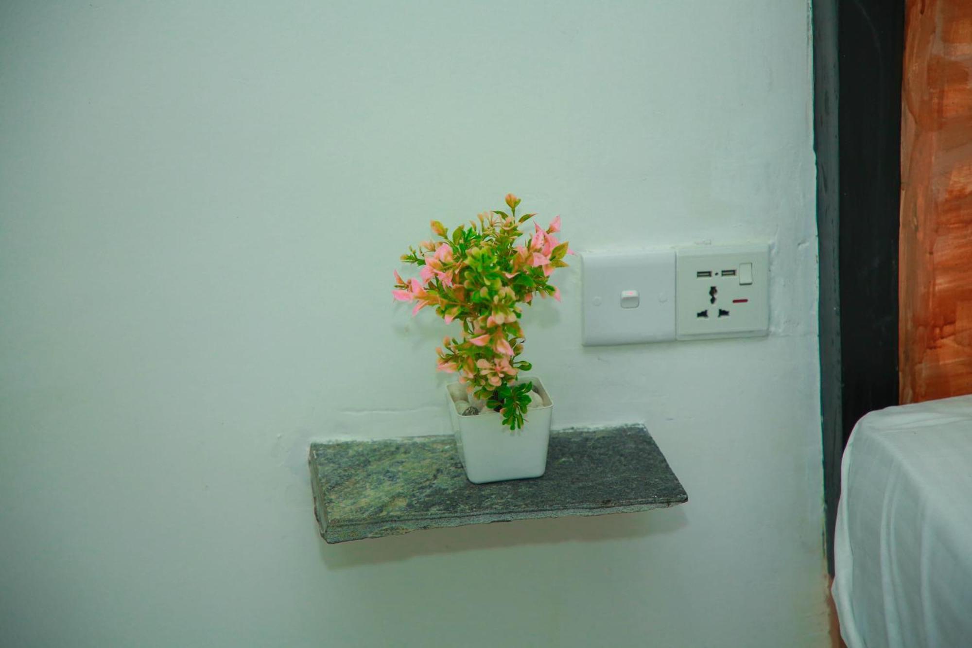 Samee Dream Guest Hotel Midigama Timur Bagian luar foto